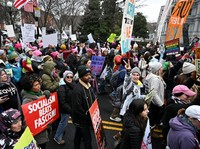 Demo Besar-besaran Jelang Trump Dilantik, 50.000 Orang Turun ke Jalan