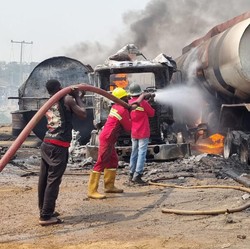 Truk Tangki BBM Meledak, 70 Orang Tewas