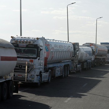 Potret Ratusan Truk Bantuan Kemanusiaan Mulai Bergerak ke Gaza