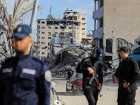 Potret Polisi Hamas Turun ke Jalan Kota Gaza Usai Gencatan Senjata