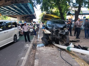 Momen Ngeri Detik-detik Avanza Nyelonong Tanpa Sopir di Tol