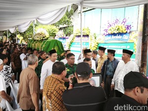 Tokoh Mega Bintang Mudrick Sangidu Wafat, Kerabat: Terakhir Sakit Jantung