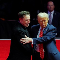 Elon Musk Murka, Sebut Penasihat Trump Idiot