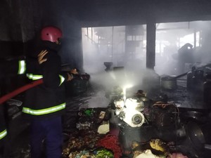Rumah Makan Padang di Ambon Terbakar Akibat Ledakan Kompor