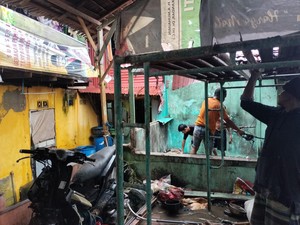 Kebakaran Rumah di Ambon gegara Kompor Meledak, 1 Orang Alami Luka Bakar