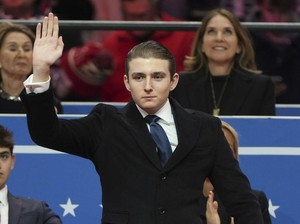 Barron Trump Tutup Satu Lantai Gedung Trump Tower untuk Kencan dengan Pacar