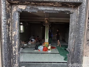 Meski Api Melalap Permukiman Kemayoran Gempol, Musala-Al-Quran Ini Aman