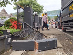 5 Fakta Ricuh Pesilat Geruduk dan Rusak Polsek Watulimo Trenggalek