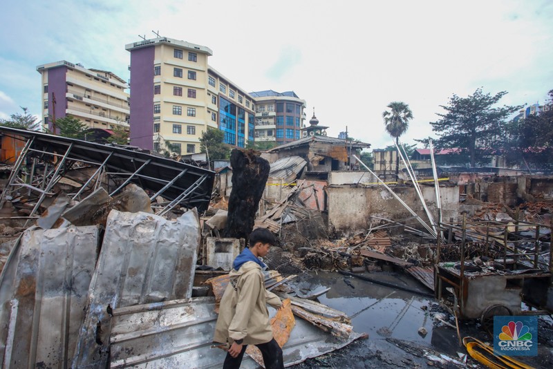 Sisa-Sisa Kebakaran Dahysat di Kemayoran, 543 Rumah Ludes. (CNBC Indonesia/Faisal Rahman)
