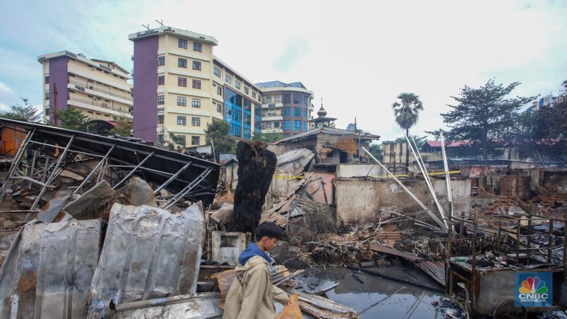 Sisa-Sisa Kebakaran Dahysat di Kemayoran, 543 Rumah Ludes. (CNBC Indonesia/Faisal Rahman)