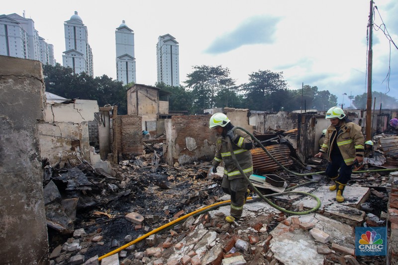 Sisa-Sisa Kebakaran Dahysat di Kemayoran, 543 Rumah Ludes. (CNBC Indonesia/Faisal Rahman)