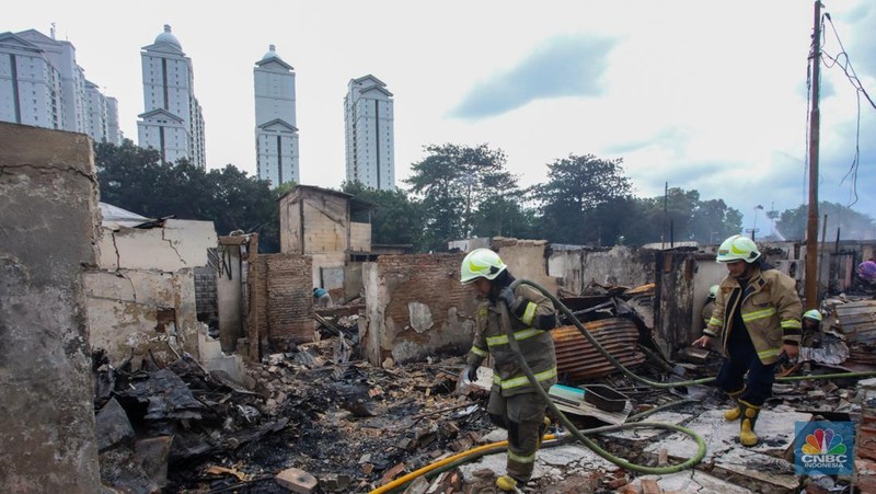 Sisa-Sisa Kebakaran Dahysat di Kemayoran, 543 Rumah Ludes. (CNBC Indonesia/Faisal Rahman)