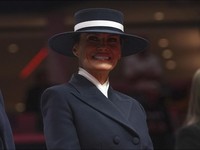 Membedah Fashion Melania di Pelantikan Presiden Donald Trump