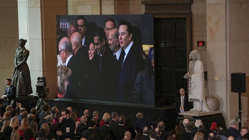 Guests including Mark Zuckerberg, Jeff Bezos, Sundar Pichai and Elon Musk, arrive before the 60th Presidential Inauguration in the Rotunda of the U.S. Capitol in Washington, Monday, Jan. 20, 2025. (AP Photo/Julia Demaree Nikhinson, Pool)