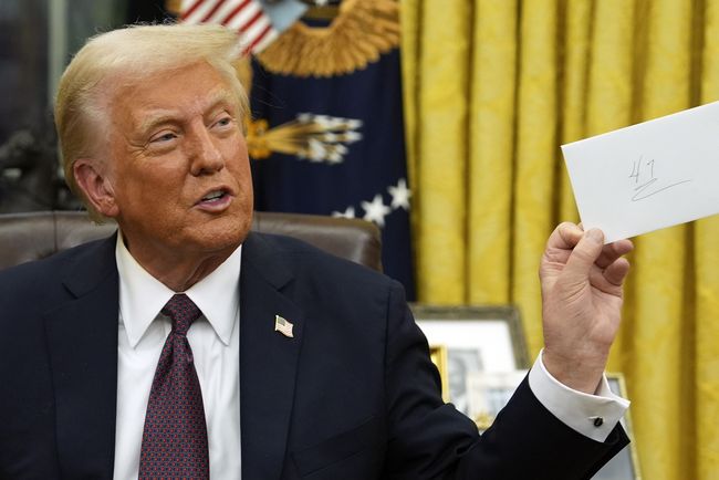 Trump Rupiah Alasan Rupiah 'Berpesta' di Pelantikan Trump, Dolar Bisa Rp15.000an?
