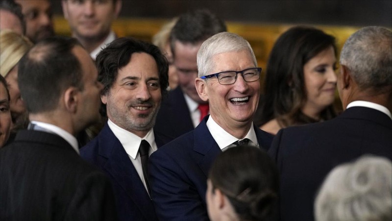 Guests including Mark Zuckerberg, Jeff Bezos, Sundar Pichai and Elon Musk, arrive before the 60th Presidential Inauguration in the Rotunda of the U.S. Capitol in Washington, Monday, Jan. 20, 2025. (AP Photo/Julia Demaree Nikhinson, Pool)