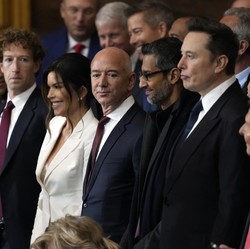 Perang Luar Angkasa Jeff Bezos Vs Elon Musk Akan Segera Dimulai