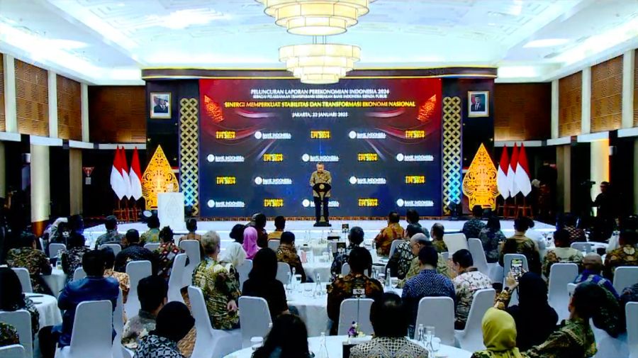 Gubernur Bank Indonesia, Perry Warjiyo memberikan sambutan dalam Peluncuran Laporan Perekonomian Indonesia (LPI) 2024. (Tangkapan Layar Youtube Bank Indonesia Channel)