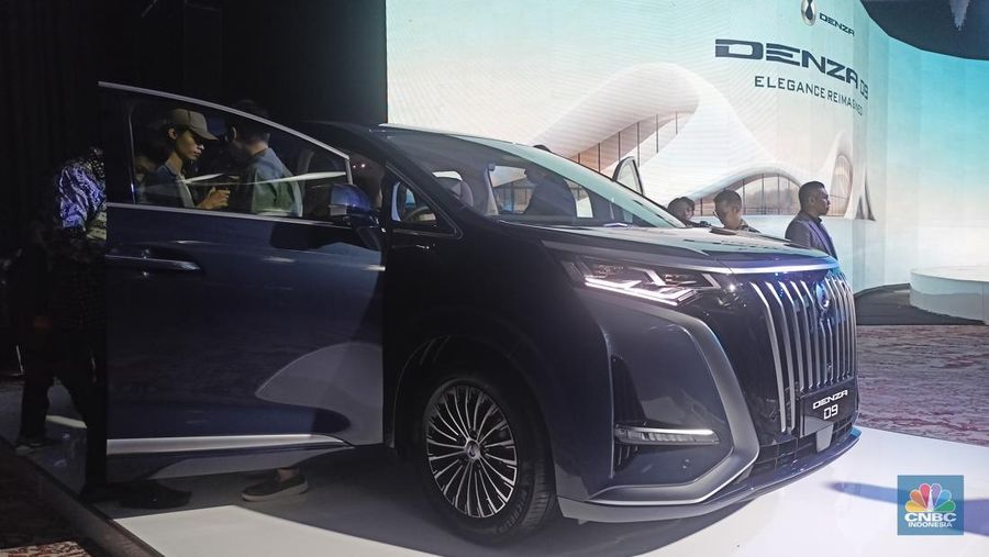 Pabrikan mobil listrik BYD sudah resmi merilis mobil MPV premium Dengan D9 . (CNBC Indonesia/Ferry Sandi)