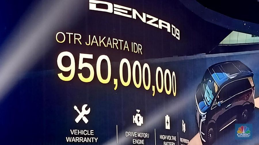 Pabrikan mobil listrik BYD sudah resmi merilis mobil MPV premium Dengan D9 dengan harga tidak sampai Rp 1 miliar, yakni hanya Rp 950 juta. (վ/Ferry Sandi)