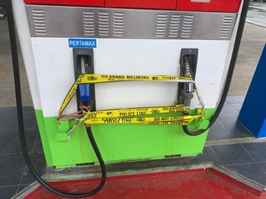 Polisi Segel Dispenser SPBU Laikang Pangkep Imbas Pertamax Tercampur Air