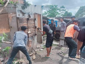 Diduga Jadi Tempat Transaksi Obat Haram, Kios di Bandung Dibongkar