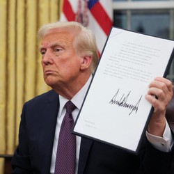 Tok! Trump Teken Perintah Eksekutif Bubarkan Departemen Pendidikan AS