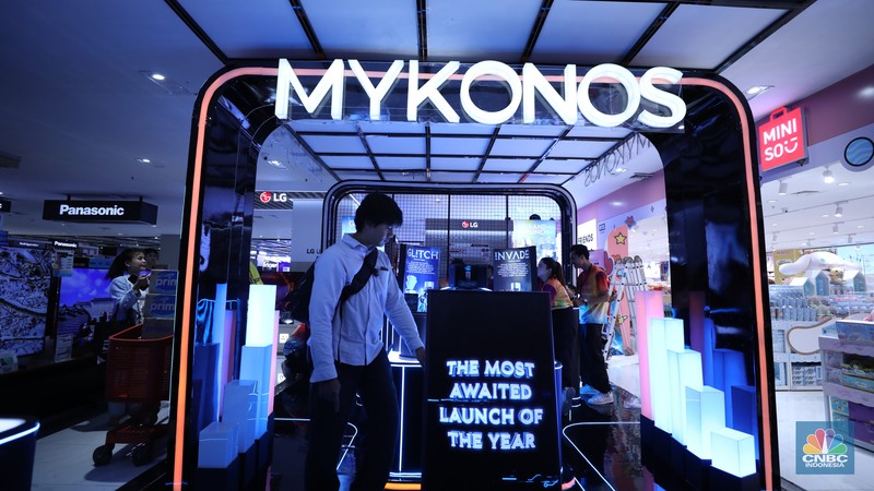 Transmart berkolaborasi dengan merek parfum lokal Mykonos membuka pop-up store pertamanya. (CNBC Indonesia/Tri Susilo) Transmart berkolaborasi dengan merek parfum lokal Mykonos membuka pop-up store pertamanya. (CNBC Indonesia/Tri Susilo)