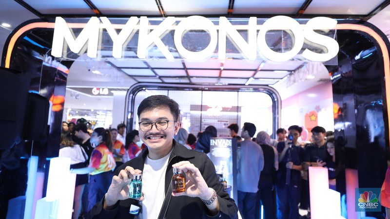 Transmart berkolaborasi dengan merek parfum lokal Mykonos membuka pop-up store pertamanya. (CNBC Indonesia/Tri Susilo) Transmart berkolaborasi dengan merek parfum lokal Mykonos membuka pop-up store pertamanya. (CNBC Indonesia/Tri Susilo)