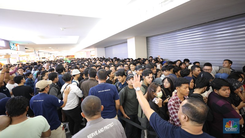 Transmart berkolaborasi dengan merek parfum lokal Mykonos membuka pop-up store pertamanya. (CNBC Indonesia/Tri Susilo)