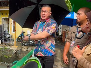Kenneth DPRD DKJ: Lakukan Pengerukan Lumpur Serentak untuk Cegah Banjir