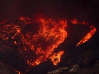 California Dilanda Kebakaran Dahsyat Baru, Perintah Evakuasi Bergema