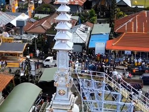 Bade Tumpang Sia dan Patulangan Kaang Iringi Palebon Jero Gede Kawanan Batur