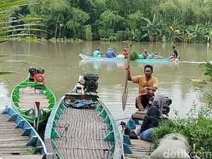 270 KK di Dusun Mojopencol Bojonegoro Terisolir Akibat Banjir Bengawan Solo