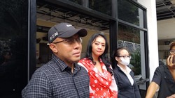 Asri Welas dan Galiech Rida Raharja Diputus Cerai