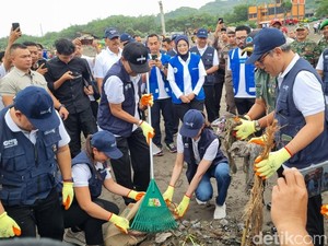 Menpar Gaungkan Gerakan Wisata Bersih di Pantai Parangtritis