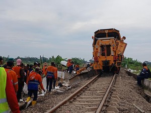 Rel KA Tergerus Banjir di Grobongan Kemungkinan Bisa Dilintasi Mulai Besok
