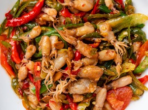 Resep Cumi Tumis Cabe yang Pedasnya Nonjok Bikin Ketahigan