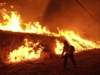 LA Terbakar Hebat di Musim Dingin, Ilmuwan Tunjuk Biang Keladinya