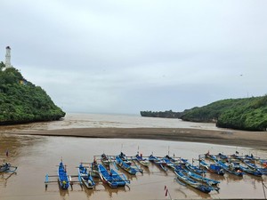 Air Pantai Baron Berubah Warna Jadi Cokelat, Ini Penyebabnya