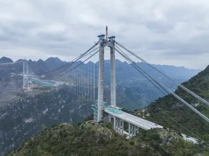 China Bangun Jembatan Tertinggi di Dunia, Saingi Golden Gate