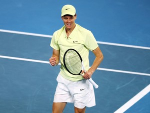 Australian Open 2025: Jannik Sinner ke Final, Tantang Zverev