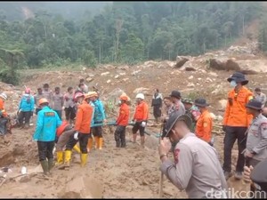 Diguyur Hujan Lebat, Evakuasi 2 Jenazah di Titik Area Kafe Allo Ditunda