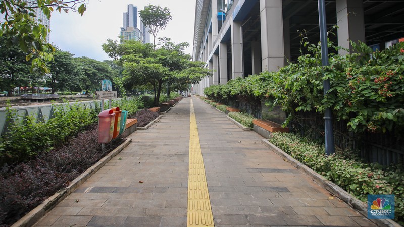 Suasana jalur pedestrian yang berlokasi disamping Stasiun BNI City, Jakarta, Jumat (24/1/2025). (CNBC Indonesia/Faisal Rahman) Suasana jalur pedestrian yang berlokasi disamping Stasiun BNI City, Jakarta, Jumat (24/1/2025). (CNBC Indonesia/Faisal Rahman)