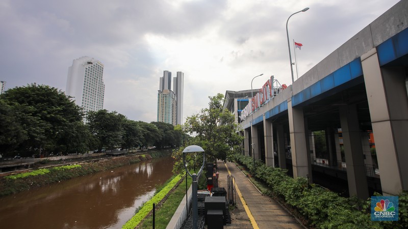Suasana jalur pedestrian yang berlokasi disamping Stasiun BNI City, Jakarta, Jumat (24/1/2025). (CNBC Indonesia/Faisal Rahman) Suasana jalur pedestrian yang berlokasi disamping Stasiun BNI City, Jakarta, Jumat (24/1/2025). (CNBC Indonesia/Faisal Rahman)