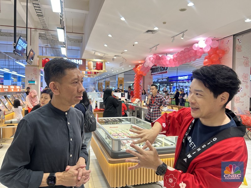 Gerai makanan Oishiwa Japanese Delicatessen di Transmart Cibinong City Mall, Jawa Barat. (CNBC Indonesia/Elga Nurmutia) Gerai makanan Oishiwa Japanese Delicatessen di Transmart Cibinong City Mall, Jawa Barat. (CNBC Indonesia/Elga Nurmutia)