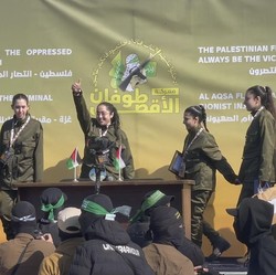 Hamas Bebaskan 4 Tentara Wanita Israel, Ditukar 200 Tahanan Palestina