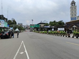 30 Ribu Kendaraan Melintas di Puncak, One Way ke Jakarta Diberlakukan