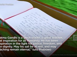 Video: Momen Prabowo Tabur Bunga di Makam Mahatma Gandhi