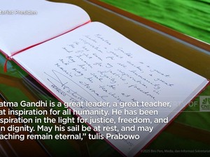 Video: Momen Prabowo Tabur Bunga di Makam Mahatma Gandhi